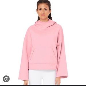 Alo Low Key Size Small like new. Worn once.